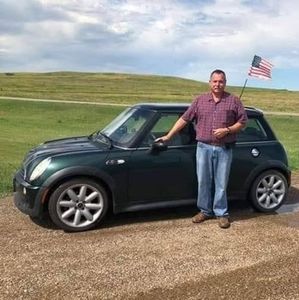 Meet your Posher, Derek